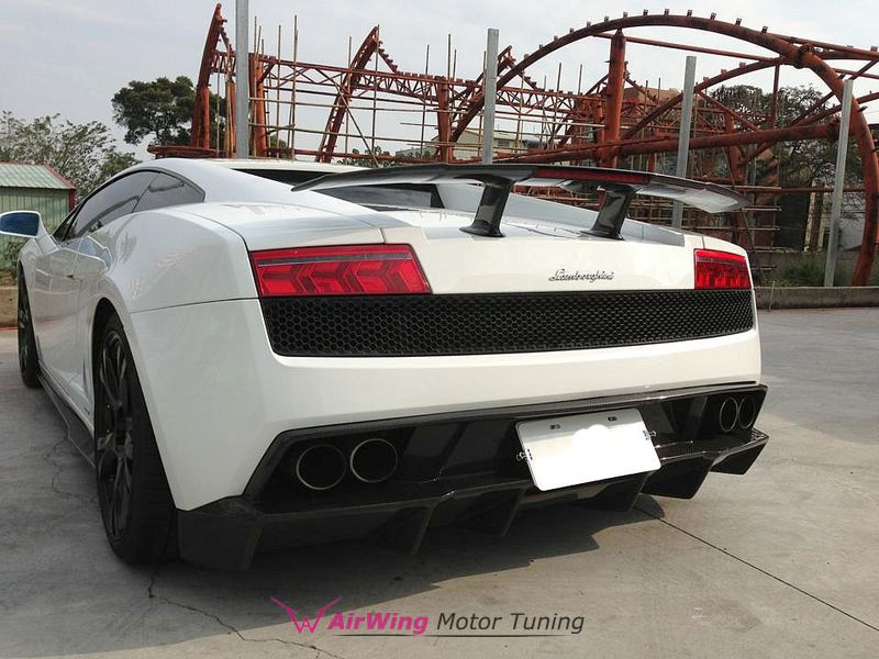 Lamborghini LP560 - LP570 Carbon diffuser 2.jpg